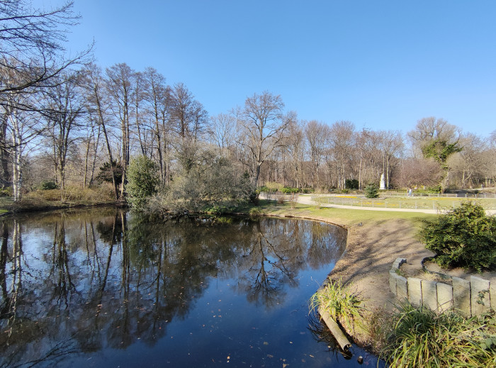 Die Luiseninsel, aufgenommen mit dem Superweitwinkelobjektiv des Xiaomi 12X (Bild: Tobias K&ouml;ltzsch/Golem.de)